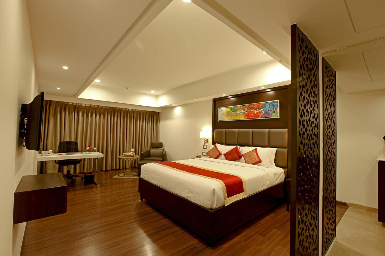 Goutham Grand Hotel Tenali Exterior foto