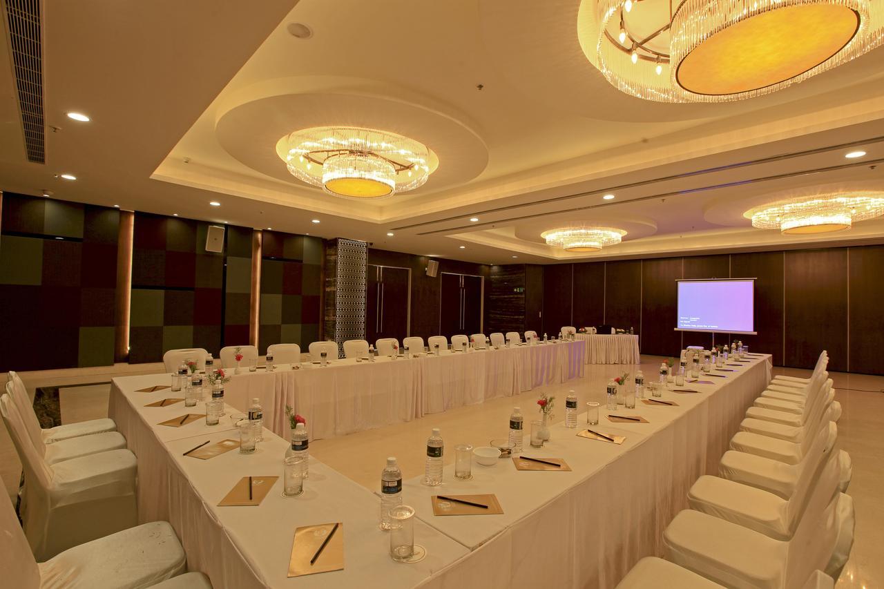 Goutham Grand Hotel Tenali Exterior foto