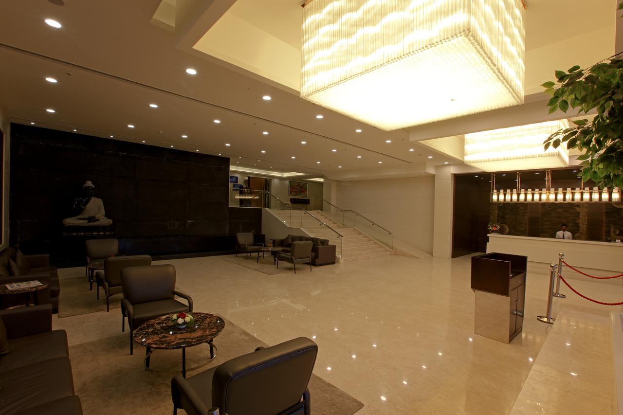 Goutham Grand Hotel Tenali Exterior foto