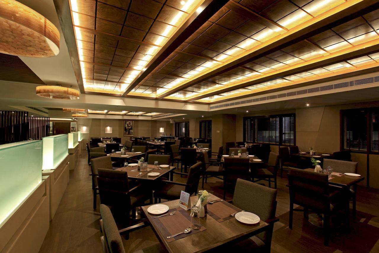 Goutham Grand Hotel Tenali Exterior foto